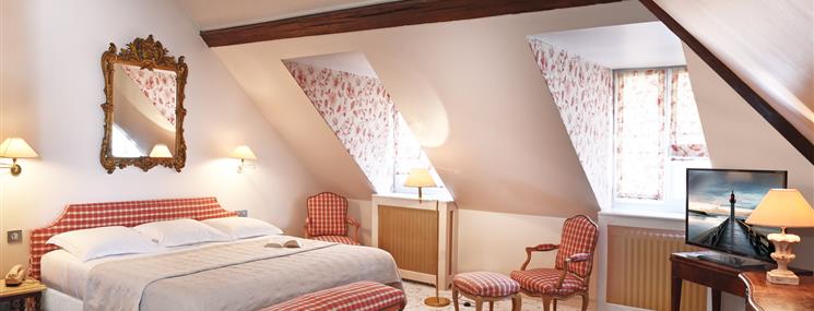 Saint James hotel, ***stars hotel in Trouville sur Mer, cheminee, lounge, charming hotel, close to the beach, Calvados, close to Deauville and Honfleur, Normandy