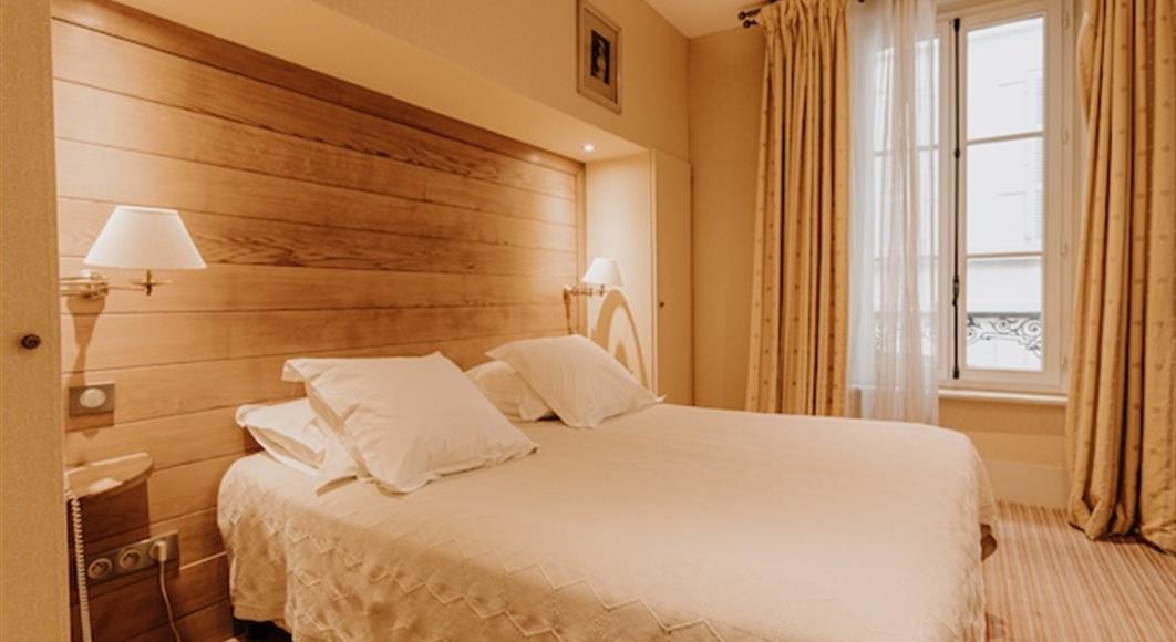 Saint James hotel, ***stars hotel in Trouville sur Mer, cheminee, lounge, charming hotel, close to the beach, Calvados, close to Deauville and Honfleur, Normandy